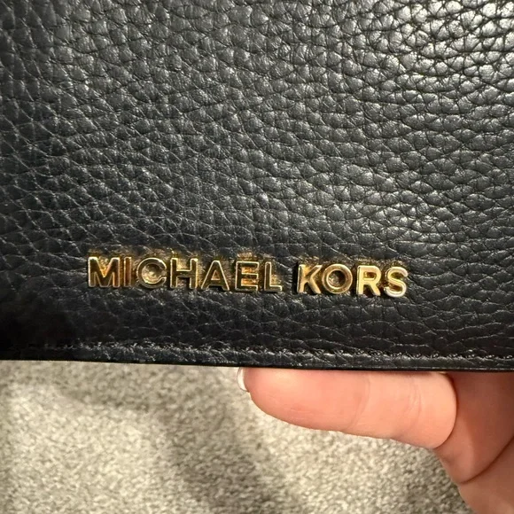 Michael Kors Black Leather Card Holder with Gold Logo - Picture 2 of 5